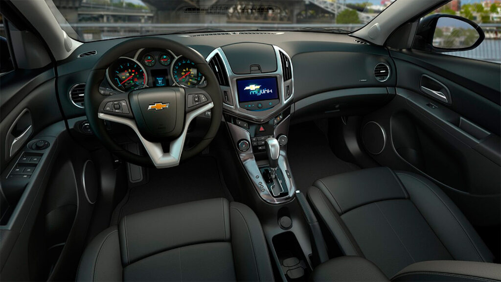 Chevrolet Cruze: стильный и мощный автоакустика