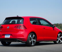 Volkswagen Golf: универсальный и практичный carplayer